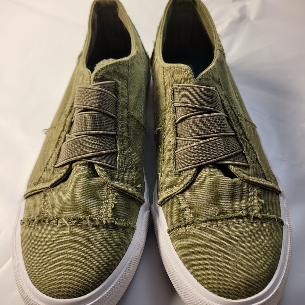 JENN ARDOR Canvas Slip On Sneakers Womens Size 8 Olive Green Distressed Shoes